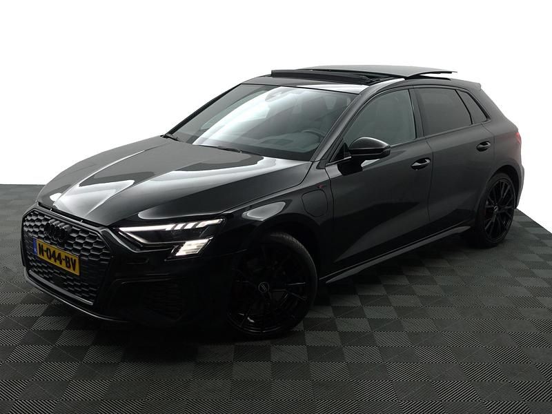 Occasion Audi A3 Sportback e-tron Competition 245 PK (180 kW) 2020 Zwart metallic Hatchback