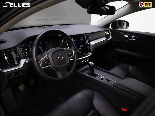 Occasion Volvo V60 Momentum 150 PK (110 kW) 2020 Grijs Stationwagen