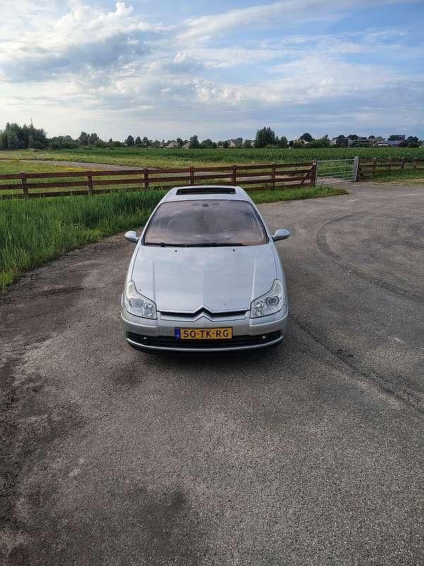 Zilver Gebruikt 2006 Citroën C5 Exclusive Hatchback | € 1.100 (Super prijs) - Afbeelding 1/4