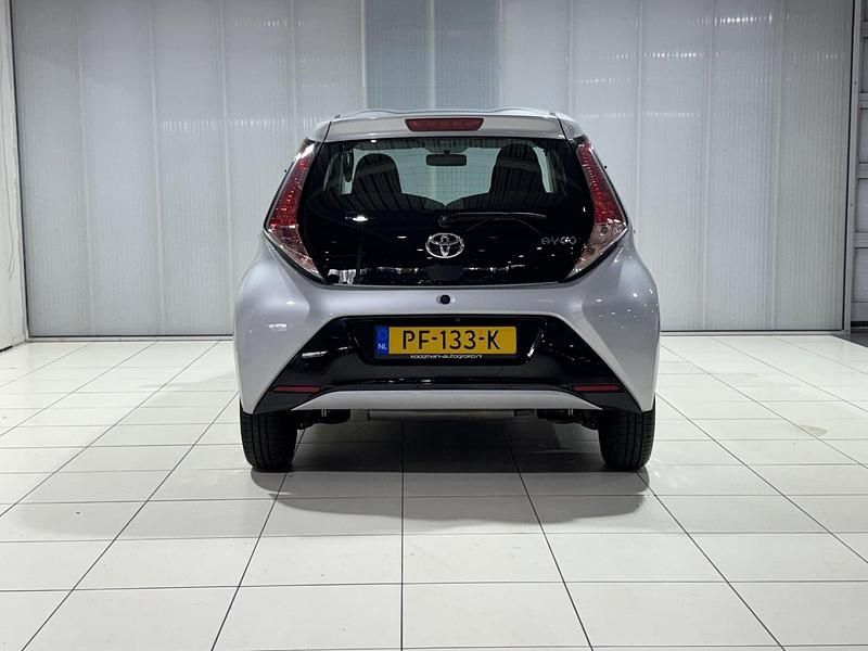 Occasion Toyota Aygo X-play 69 PK (50 kW) 2017 Grijs Hatchback