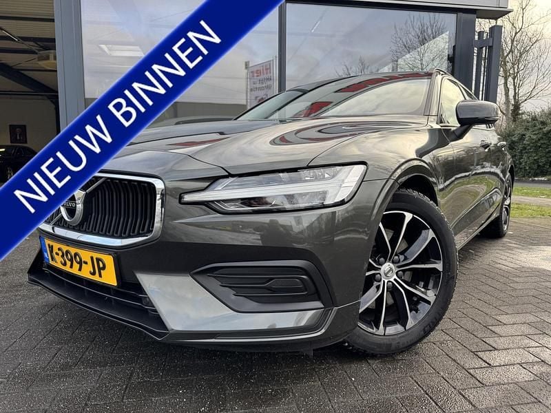 Grijs Gebruikt 2021 Volvo V60 Momentum Stationwagen | € 24.950 (Super prijs) - Afbeelding 1/4