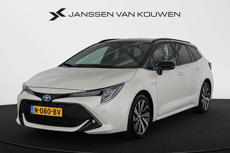 Wit Occasion 2021 Toyota Corolla Stationwagen | € 23.395 (Iets duurder) - Afbeelding 1/4