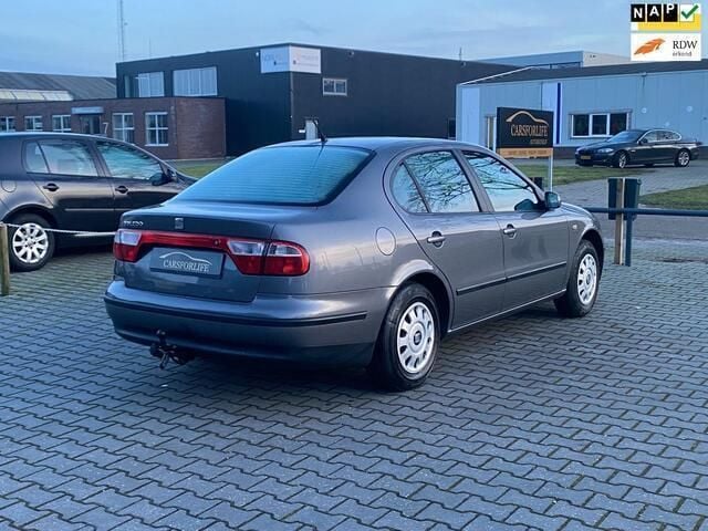Grijs Gebruikt 1999 Seat Toledo Stella Sedan | € 2.199 - Afbeelding 1/4