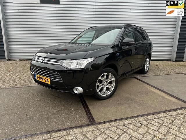 Zwart Gebruikt 2014 Mitsubishi Outlander Instyle SUV | € 8.950 (Super prijs) - Afbeelding 1/4