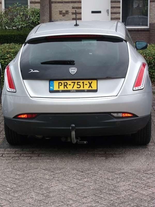Zilver Gebruikt 2010 Lancia Delta Hatchback | € 3.999 (Super prijs) - Afbeelding 1/4