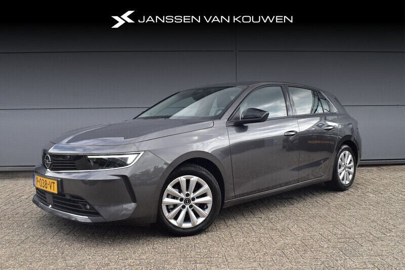 Grijs Gebruikt 2022 Opel Astra Edition Hatchback | € 18.245 (Eerlijke prijs) - Afbeelding 1/4
