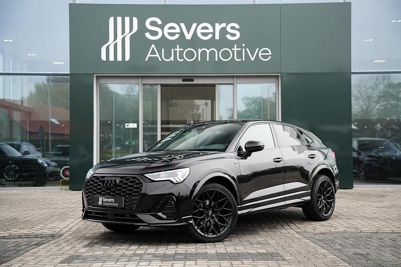 Zwart Gebruikt 2021 Audi Q3 Premium SUV | € 37.988 - Afbeelding 1/4