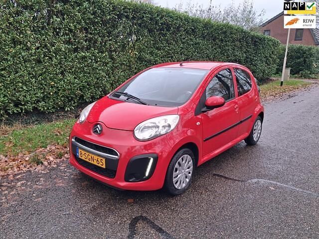 Rood Occasion 2013 Citroën C1 Hatchback | € 3.999 (Eerlijke prijs) - Afbeelding 1/4
