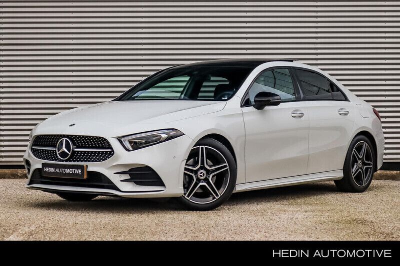 Wit Gebruikt 2022 Mercedes A180 Business Sedan | € 32.745 (Iets duurder) - Afbeelding 1/4