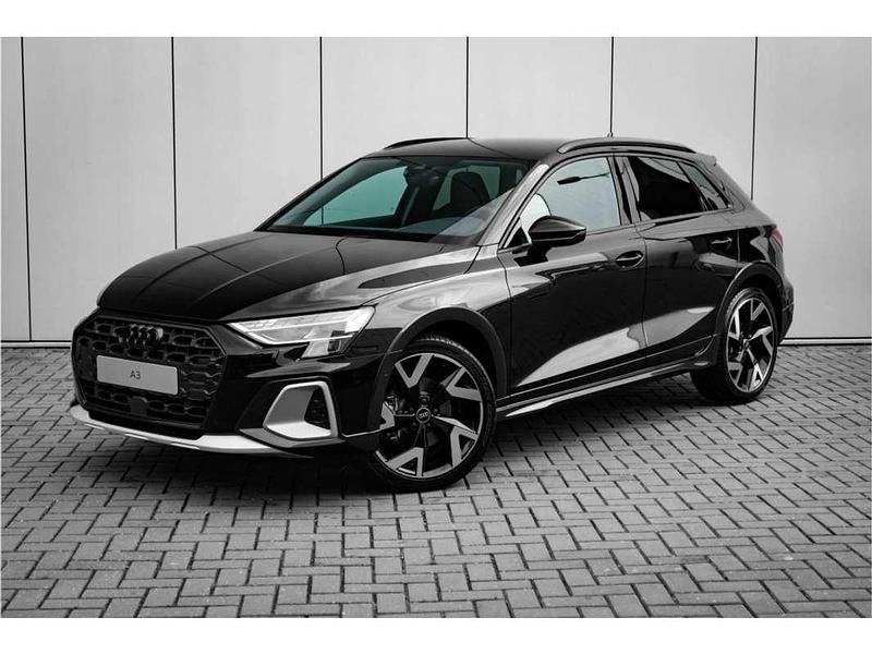 Zwart Nieuw 2024 Audi A3 Advanced Hatchback | € 47.547 - Afbeelding 1/4