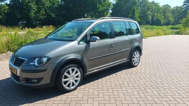 Grijs Gebruikt 2008 VW Touran MPV | € 4.999 (Iets duurder) - Afbeelding 1/4