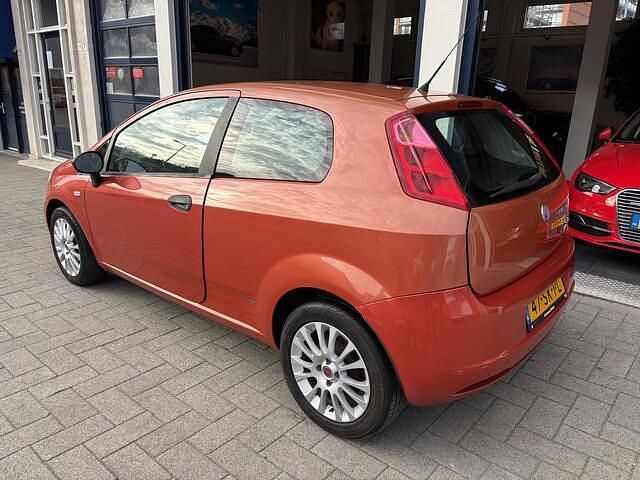 Occasion Fiat Grande Punto 77 PK (56 kW) 2006 Oranje Hatchback