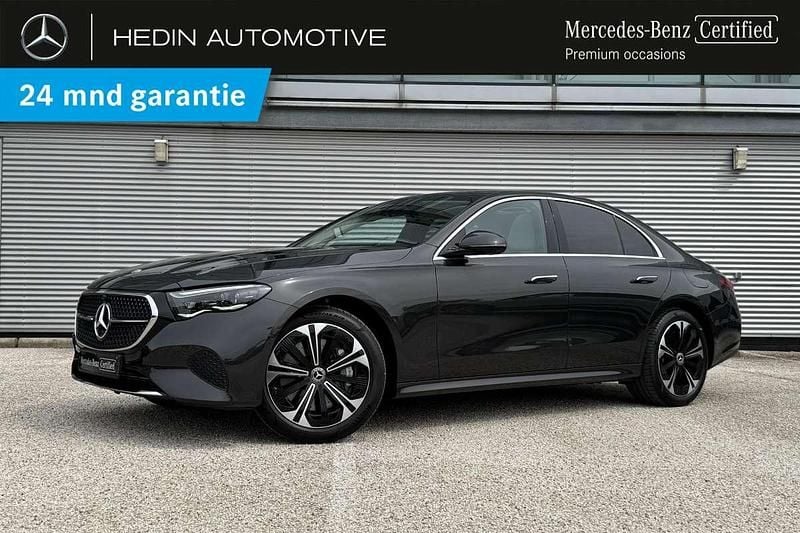 Grijs Gebruikt 2024 Mercedes E300 Luxury Sedan | € 62.900 (Eerlijke prijs) - Afbeelding 1/4