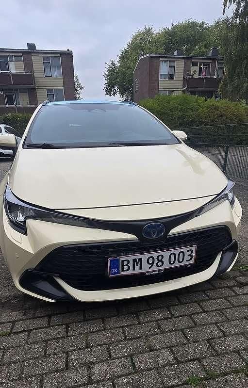 Gebruikt 2023 Toyota Corolla Lounge Stationwagen | € 19.000 (Super prijs) - Afbeelding 1/4