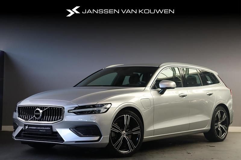 Grijs Gebruikt 2021 Volvo V60 Inscription Stationwagen | € 31.945 (Eerlijke prijs) - Afbeelding 1/4