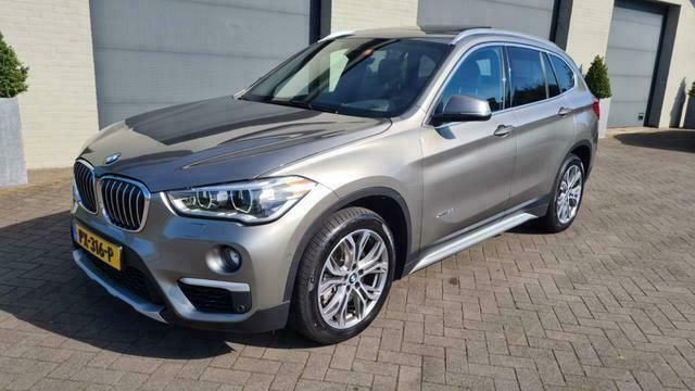 Grijs Gebruikt 2017 BMW X1 SUV | € 34.950 - Afbeelding 1/4