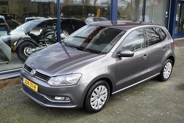 Grijs Gebruikt 2017 VW Polo Comfortline Hatchback | € 8.500 (Goede deal) - Afbeelding 1/4
