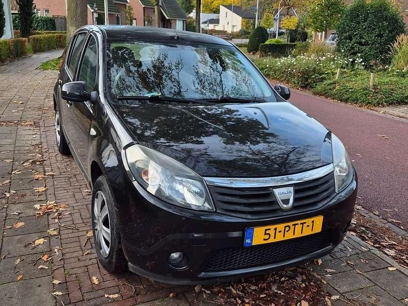 Zwart Gebruikt 2011 Dacia Sandero Hatchback | € 1.299 (Goede deal) - Afbeelding 1/4