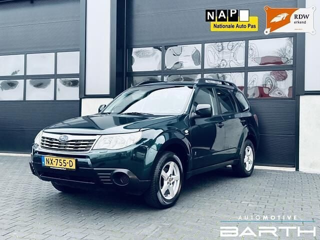Groen (metallic) Gebruikt 2010 Subaru Forester SUV | € 9.975 (Eerlijke prijs) - Afbeelding 1/4