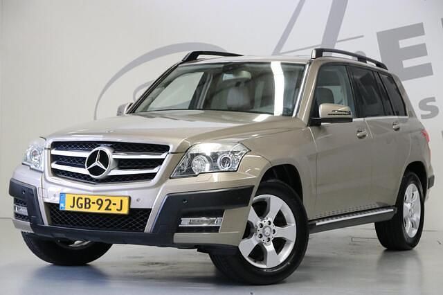 Geel Occasion 2009 Mercedes GLK300 SUV | € 18.750 - Afbeelding 1/4