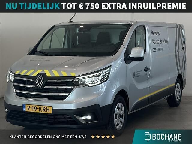 Gris highland (kqa) (licht grijs) Gebruikt 2024 Renault Trafic MPV | € 29.900 (Iets duurder) - Afbeelding 1/4