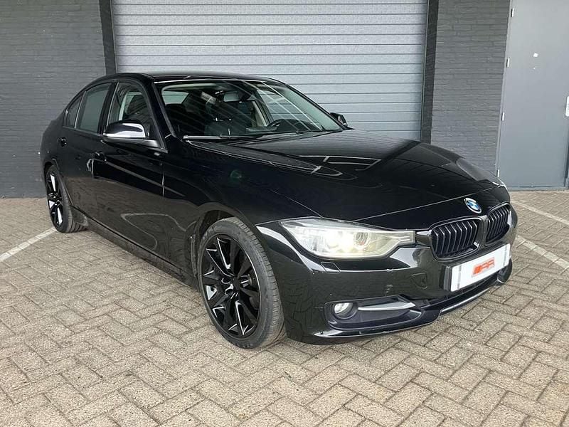 Zwart Gebruikt 2013 BMW 320 Sport Line Sedan | € 9.800 (Super prijs) - Afbeelding 1/4