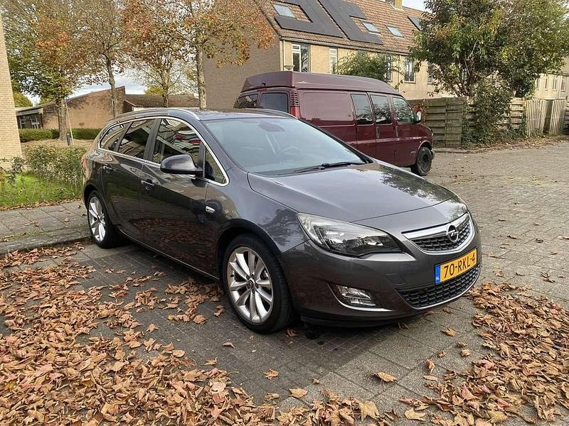 Occasion Opel Astra Sport 140 PK (102 kW) 2011 Grijs Stationwagen