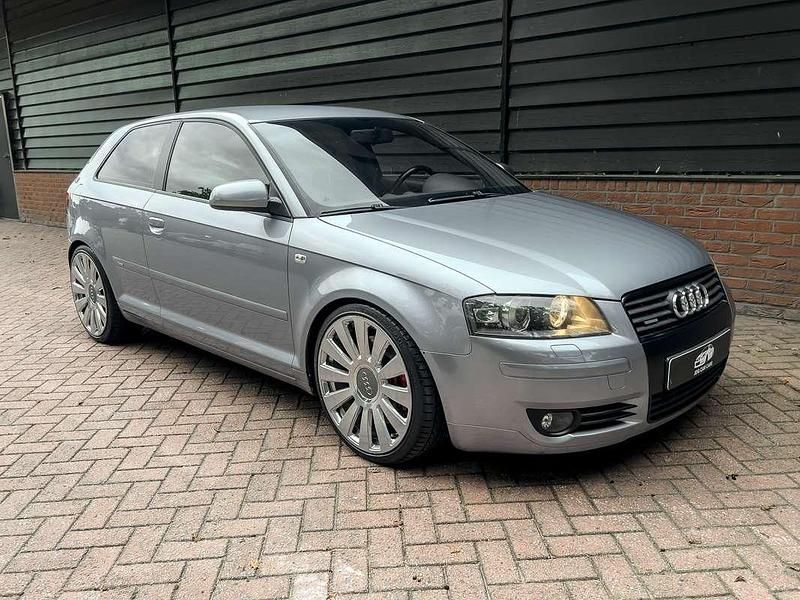 Grijs Gebruikt 2003 Audi A3 S-Line Hatchback | € 7.500 (Eerlijke prijs) - Afbeelding 1/4