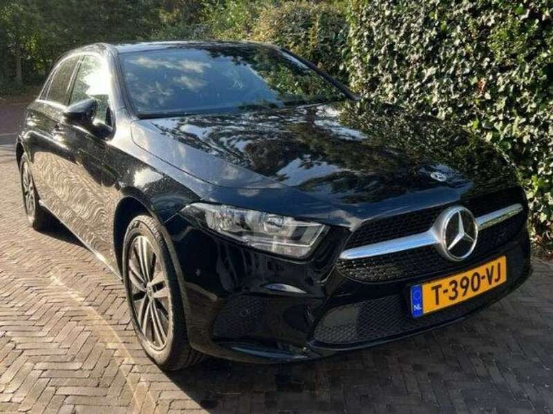 Zwart Gebruikt 2022 Mercedes A250 Hatchback | € 28.900 (Super prijs) - Afbeelding 1/3