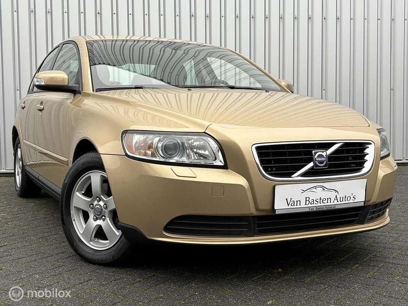 Geel Gebruikt 2009 Volvo S40 Momentum Sedan | € 6.495 (Iets duurder) - Afbeelding 1/3