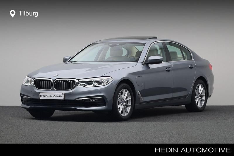 Grijs Occasion 2020 BMW 530e Executive Sedan | € 33.880 (Eerlijke prijs) - Afbeelding 1/4
