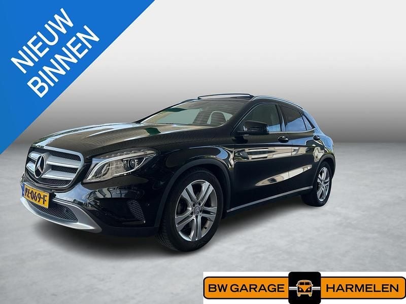 Zwart Gebruikt 2015 Mercedes GLA250 Prestige SUV | € 21.700 (Goede deal) - Afbeelding 1/4