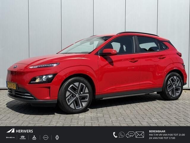 Engine red Gebruikt 2023 Hyundai Kona Comfort SUV | € 21.485 (Super prijs) - Afbeelding 1/4