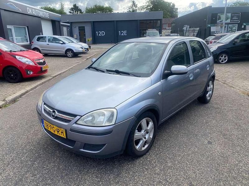 Zilver Gebruikt 2004 Opel Corsa Hatchback | € 1.250 (Eerlijke prijs) - Afbeelding 1/4