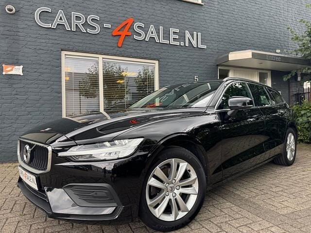 Zwart Gebruikt 2020 Volvo V60 Momentum Stationwagen | € 23.450 (Goede deal) - Afbeelding 1/4