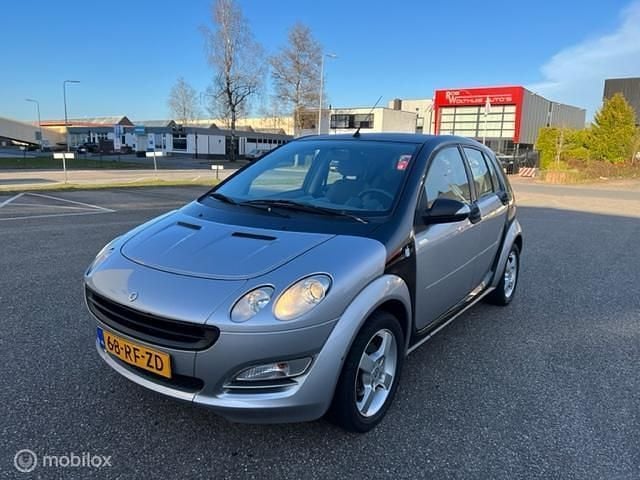 Zwart Gebruikt 2005 Smart ForFour Pure Hatchback | € 2.450 (Duur) - Afbeelding 1/4