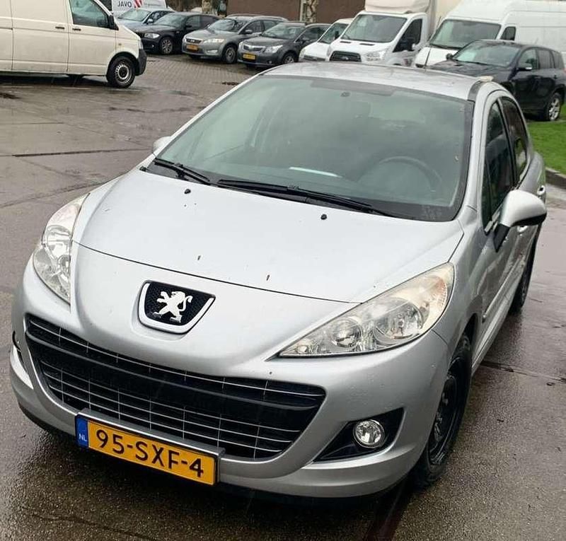 Zilver Gebruikt 2011 Peugeot 207 Sportium MPV | € 4.500 (Eerlijke prijs) - Afbeelding 1/4