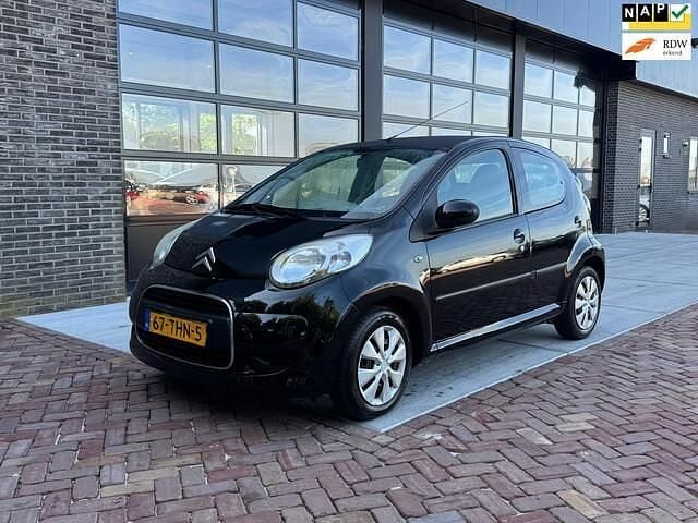 Zwart Gebruikt 2012 Citroën C1 SELECTION Hatchback | € 3.975 (Eerlijke prijs) - Afbeelding 1/4