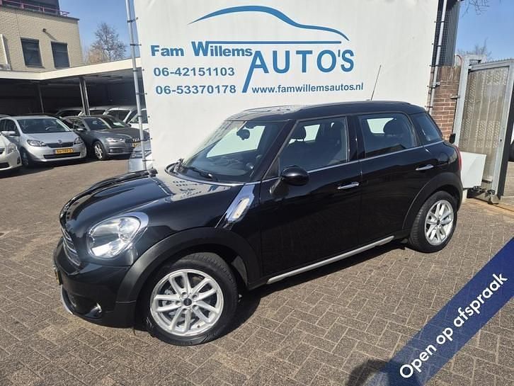 Zwart Gebruikt 2016 Mini Cooper Countryman Pepper SUV | € 12.421 (Eerlijke prijs) - Afbeelding 1/1