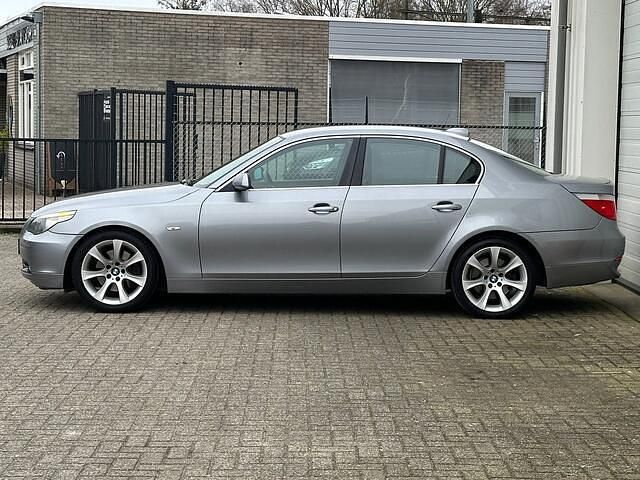 Occasion BMW 525 Comfort Edition 218 PK (160 kW) 2006 Grijs (metallic) Sedan