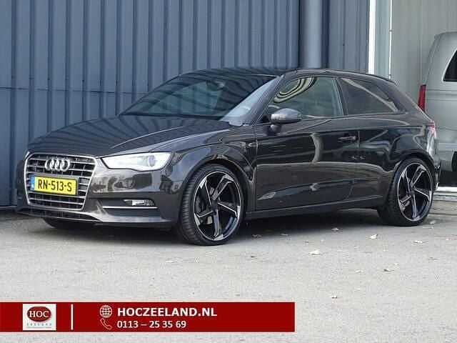 Bruin Gebruikt 2012 Audi A3 Sportback Ambition Hatchback | € 10.945 - Afbeelding 1/4