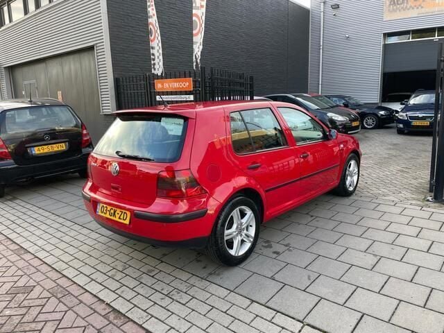 Occasion VW Golf IV Trendline 75 PK (55 kW) 2001 Rood, metallic lak Hatchback