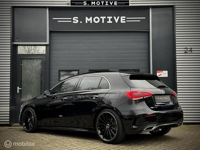 Occasion Mercedes A180 AMG 136 PK (100 kW) 2022 Zwart Hatchback