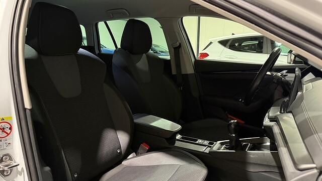 Occasion Skoda Octavia Business Line 112 PK (82 kW) 2021 Wit Stationwagen