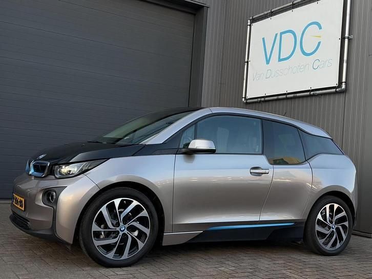 Grijs Gebruikt 2015 BMW i3 Basis Hatchback | € 10.650 (Eerlijke prijs) - Afbeelding 1/4