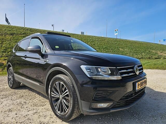 Occasion VW Tiguan Allspace Comfortline 150 PK (110 kW) 2019 Zwart (metallic) SUV