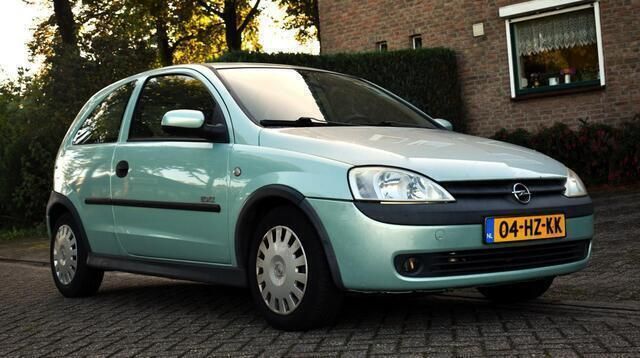Groen Gebruikt 2002 Opel Corsa Elegance Hatchback | € 1.100 (Goede deal) - Afbeelding 1/4