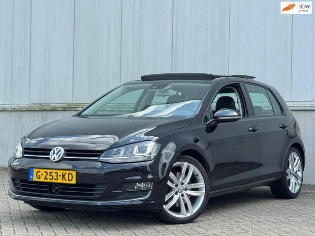 Zwart Gebruikt 2012 VW Golf VII Highline Hatchback | € 13.995 (Duur) - Afbeelding 1/4