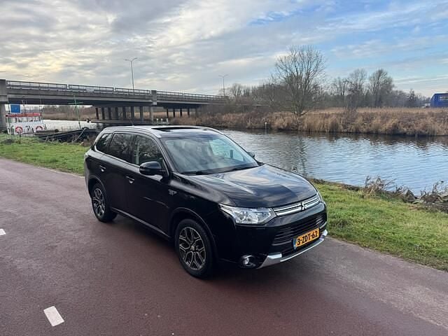 Zwart Gebruikt 2014 Mitsubishi Outlander Instyle SUV | € 10.250 (Goede deal) - Afbeelding 1/4