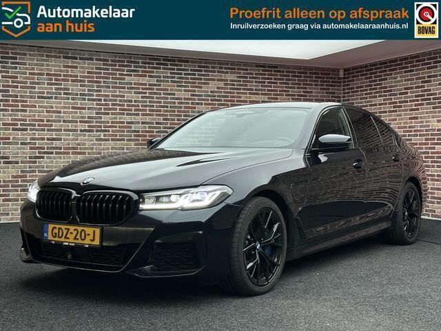 Zwart Gebruikt 2021 BMW 545e Executive Sedan | € 43.695 (Super prijs) - Afbeelding 1/4
